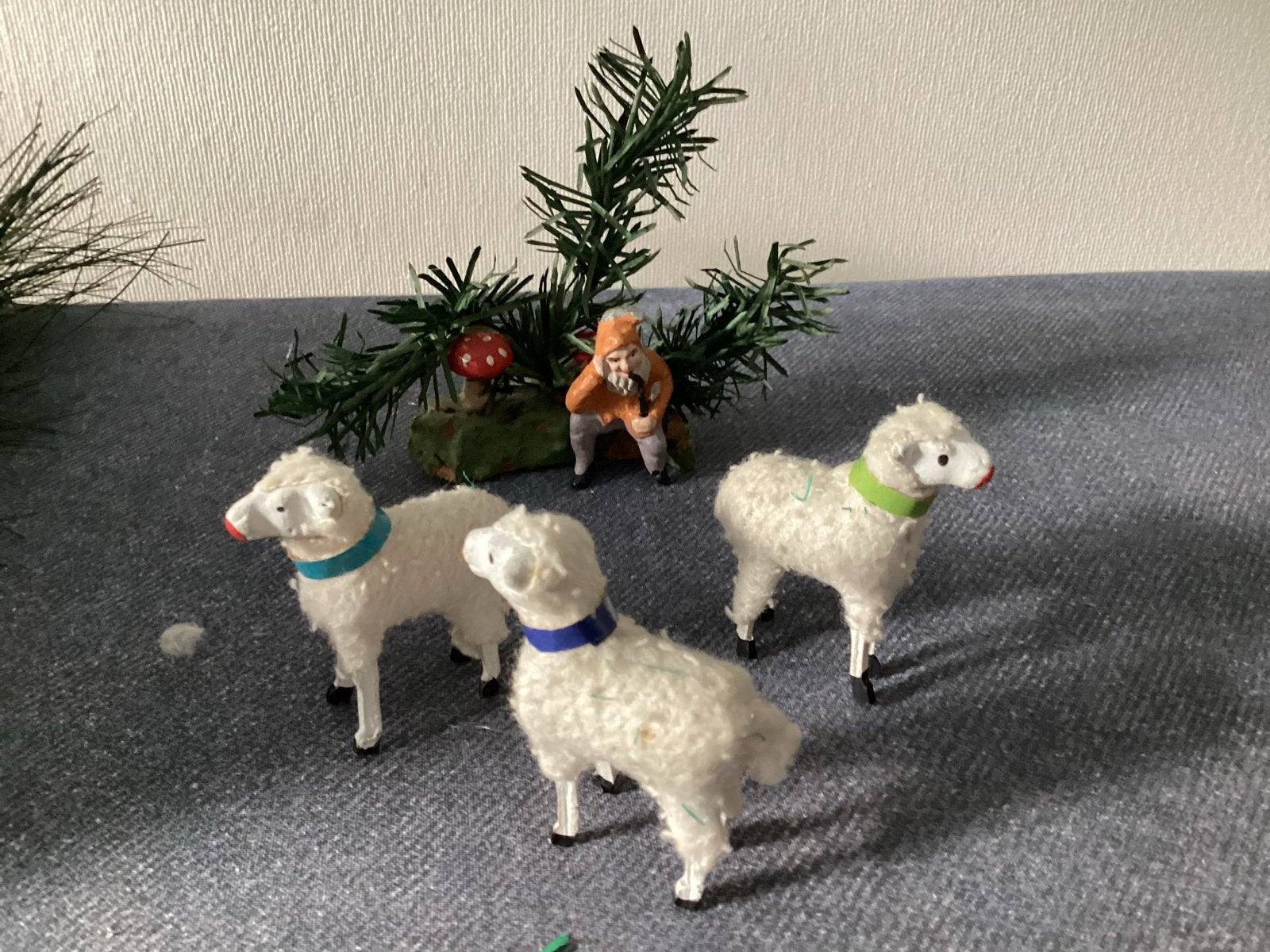 Drie antieke schaapjes, Ophalen of Verzenden
