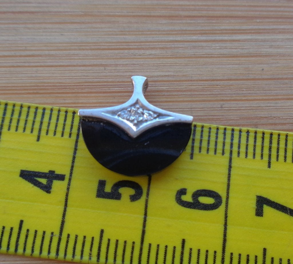 14 karaat wit gouden hanger met onyx [420], Verzenden, Zo goed als nieuw, Met edelsteen, Zilver