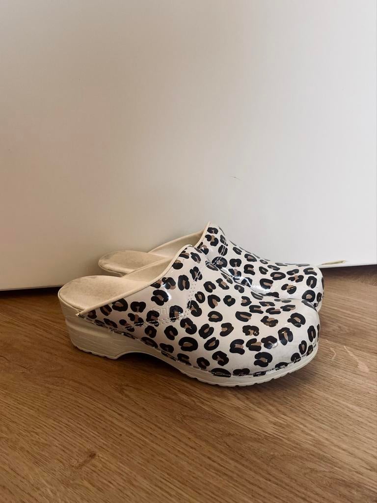 Sanita medische klompen luipaardprint, Overige kleuren, Ophalen of Verzenden, Werkschoenen, Gedragen