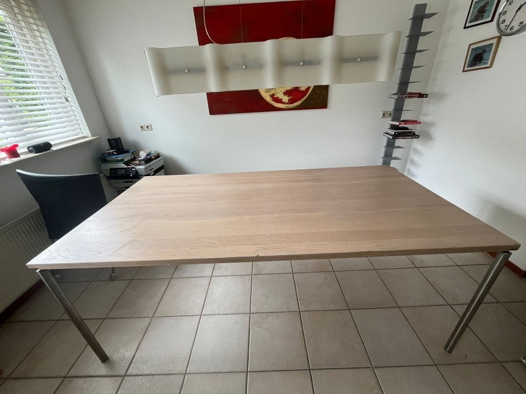 Licht eikenhouten tafel met RVS frame - Hans Daalder, Huis en Inrichting, Tafels | Eettafels, Gebruikt, 100 tot 150 cm, 150 tot 200 cm