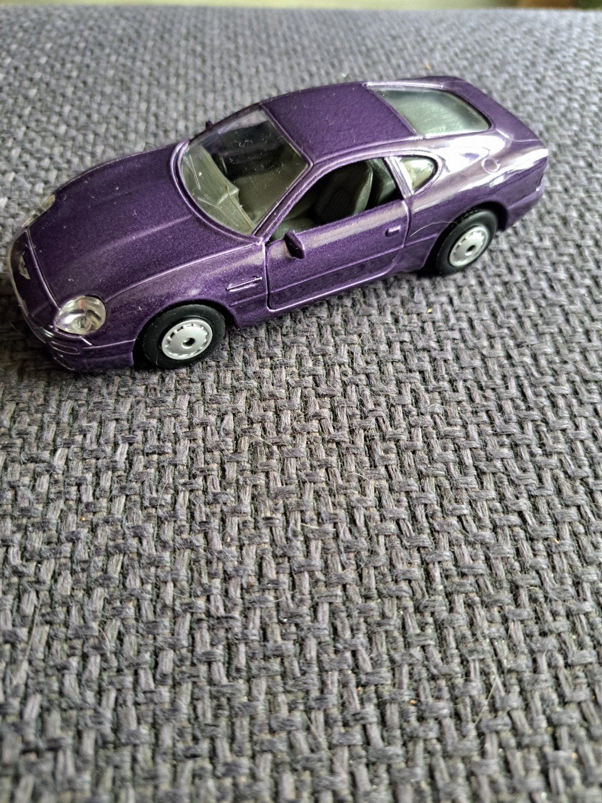 Maisto model aston Martin db7 schaal 1:40, Gebruikt, Auto, Ophalen of Verzenden, N.b