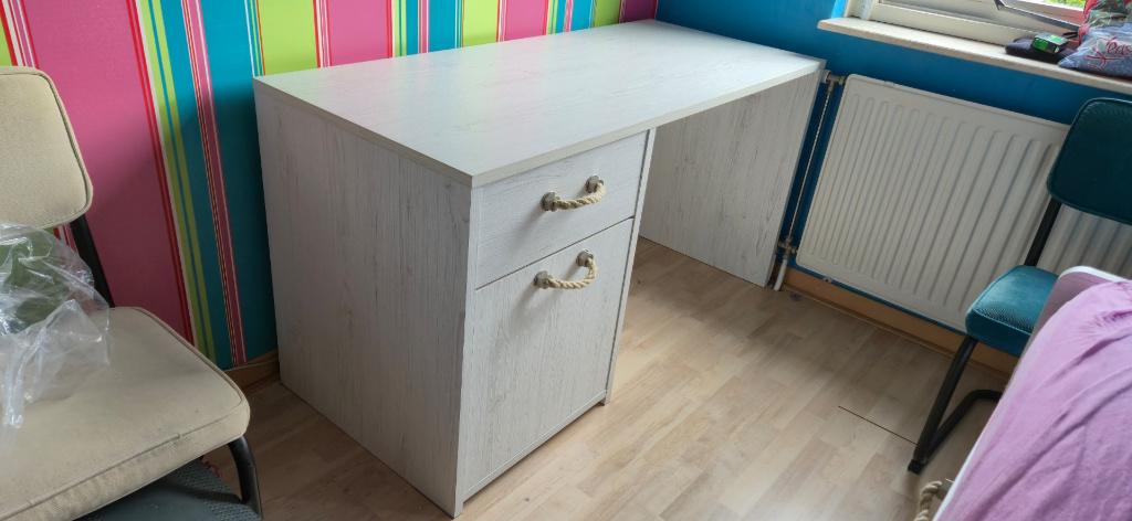 bureau, Huis en Inrichting, Bureaus, Ophalen, Schoolbureau, 137 cm, Zo goed als nieuw