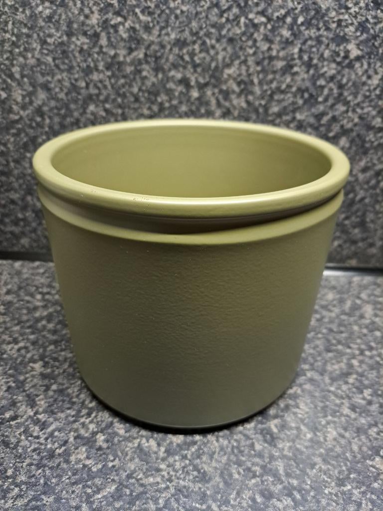 Mooie mosgroene olijfgroene pot bloempot plantenpot, Tuin en Terras, Bloempotten, Rond, Ophalen of Verzenden, Zo goed als nieuw