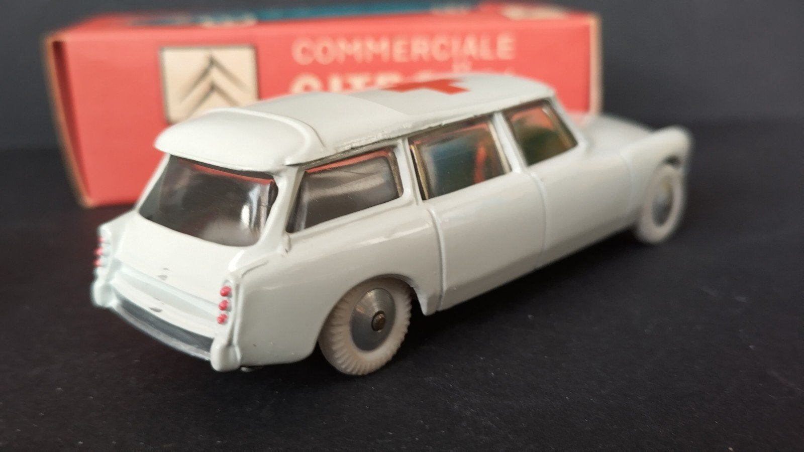 Citroen id Break Ambulance 1:43 Quirala France Pol, Overige merken, Auto, Verzenden, M