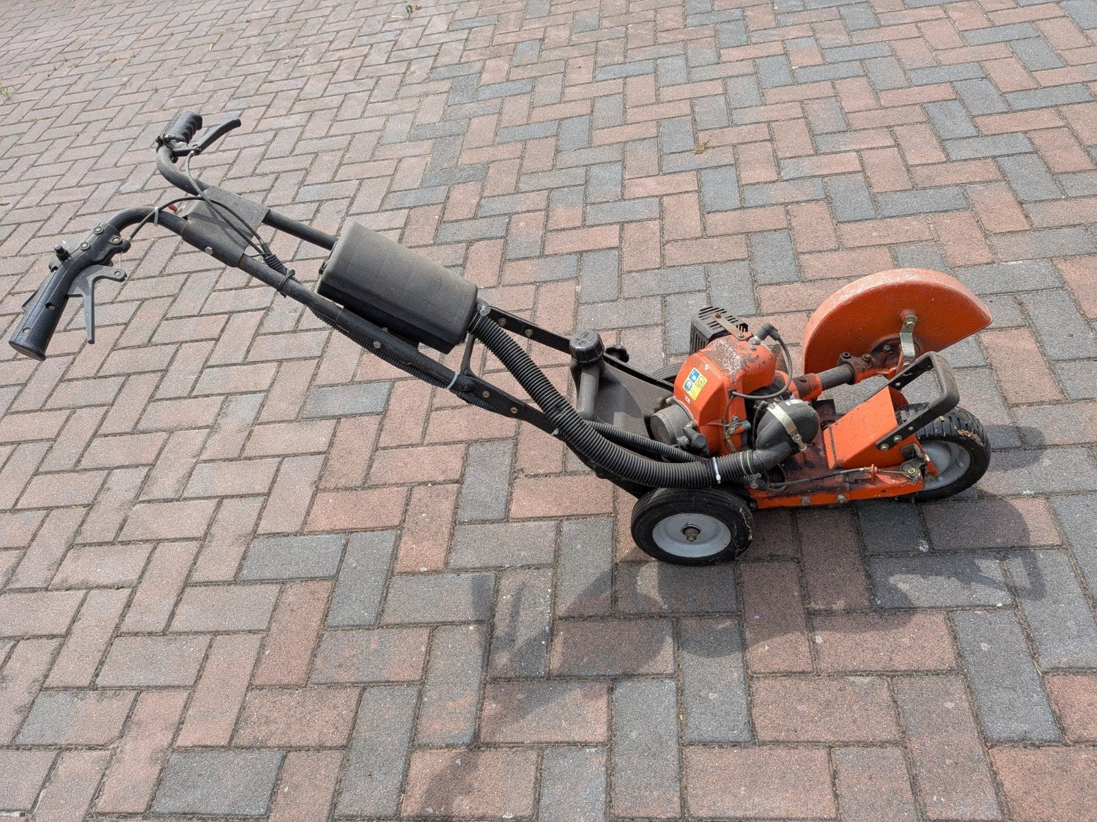 Tanaka TLE 550 kantensnijder - Benzine aangedreven, Ophalen