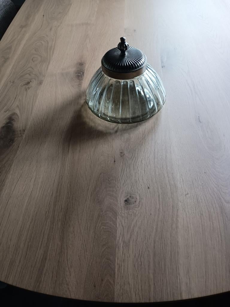 Glazen koekjespot met metalen deksel, Ophalen