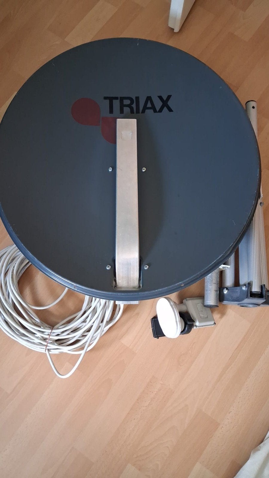 Sharp TV + M7 HD Decoder + Triax Schotel, Ophalen of Verzenden