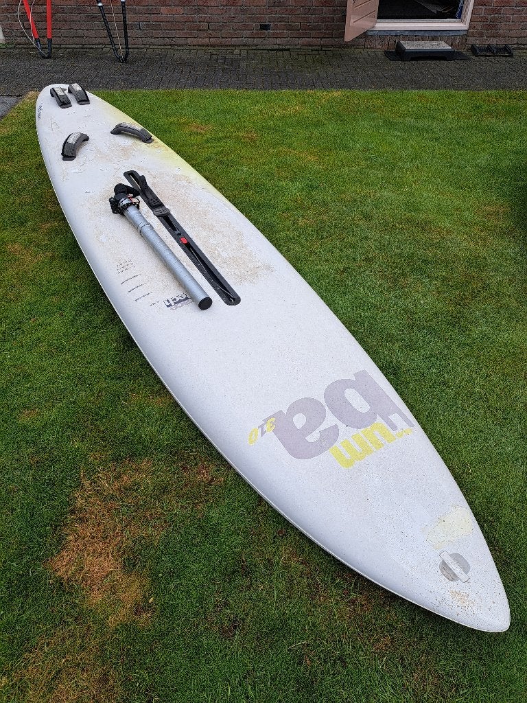 Oude surfplank met verstelbare mastvoet, Watersport en Boten, Ophalen, Met mastverlenger, Gebruikt, 300 cm of meer