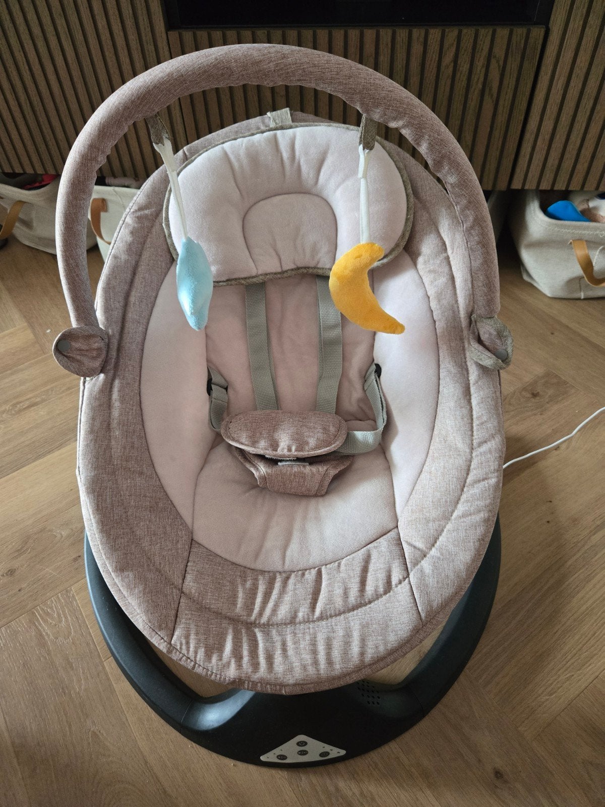Novi baby elektrisch schommelstoel met afstandsbediening, Ophalen, Zo goed als nieuw