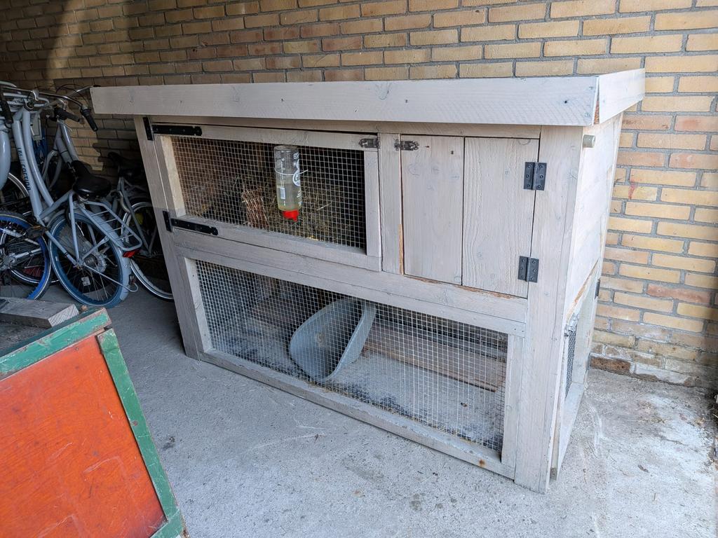 ruim konijnenhok, Dieren en Toebehoren, Knaagdieren en Konijnen | Hokken en Kooien, Ophalen of Verzenden, 90 cm of meer, Konijn