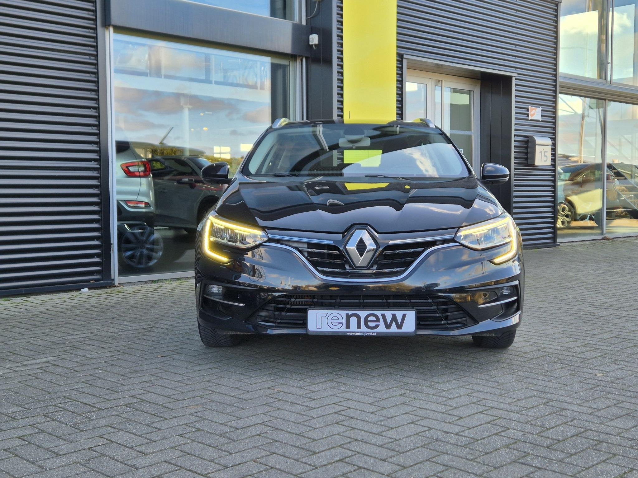 Renault Mégane Estate 1.3 TCe 140 EDC AUTOMAAT Business Edt, Stof, Gebruikt, Euro 6, 4 cilinders