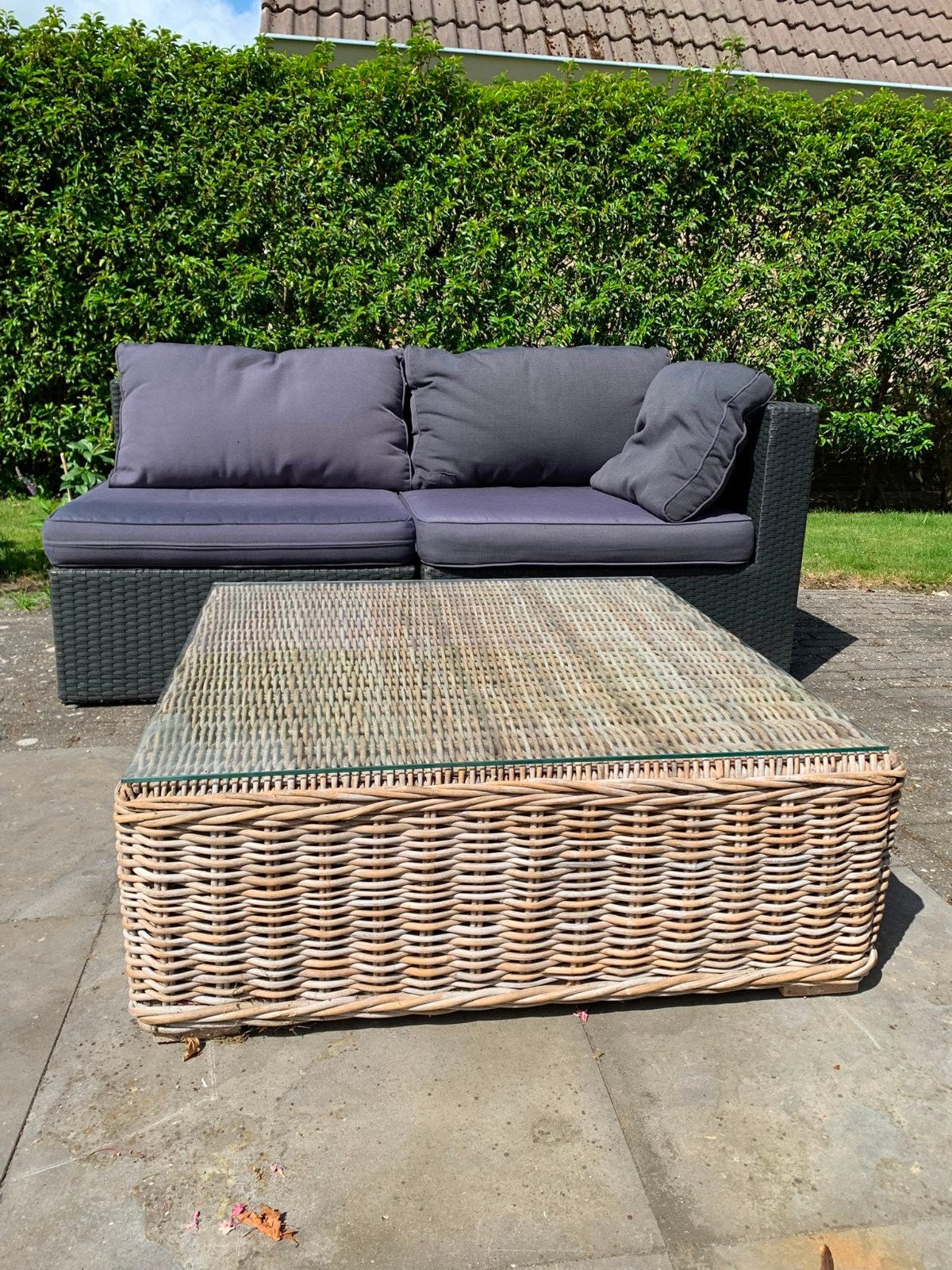 Loungeset met tafel en afdekhoes, Gebruikt, Bank, Loungeset, Wicker