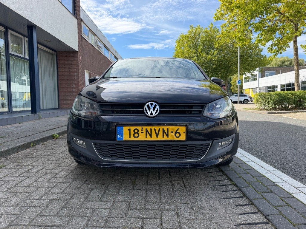 Volkswagen POLO 1.4-16V Comfortline 5DRS AUT NAVI AIRCO APK, Automaat, 86 pk, 4 cilinders, Zwart