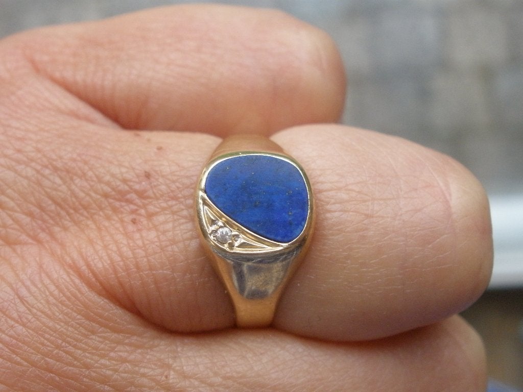 Gouden Zegelring Lapis Lazuli en Diamant uit Zeeuwse boedel, Gebruikt, Ophalen of Verzenden, 17 tot 18, Met edelsteen