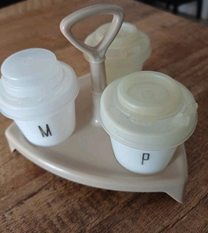 Vintage Tupperware Peper, Zout en Mosterd Stel, Gebruikt, Overige typen, Ophalen of Verzenden, Met deksel