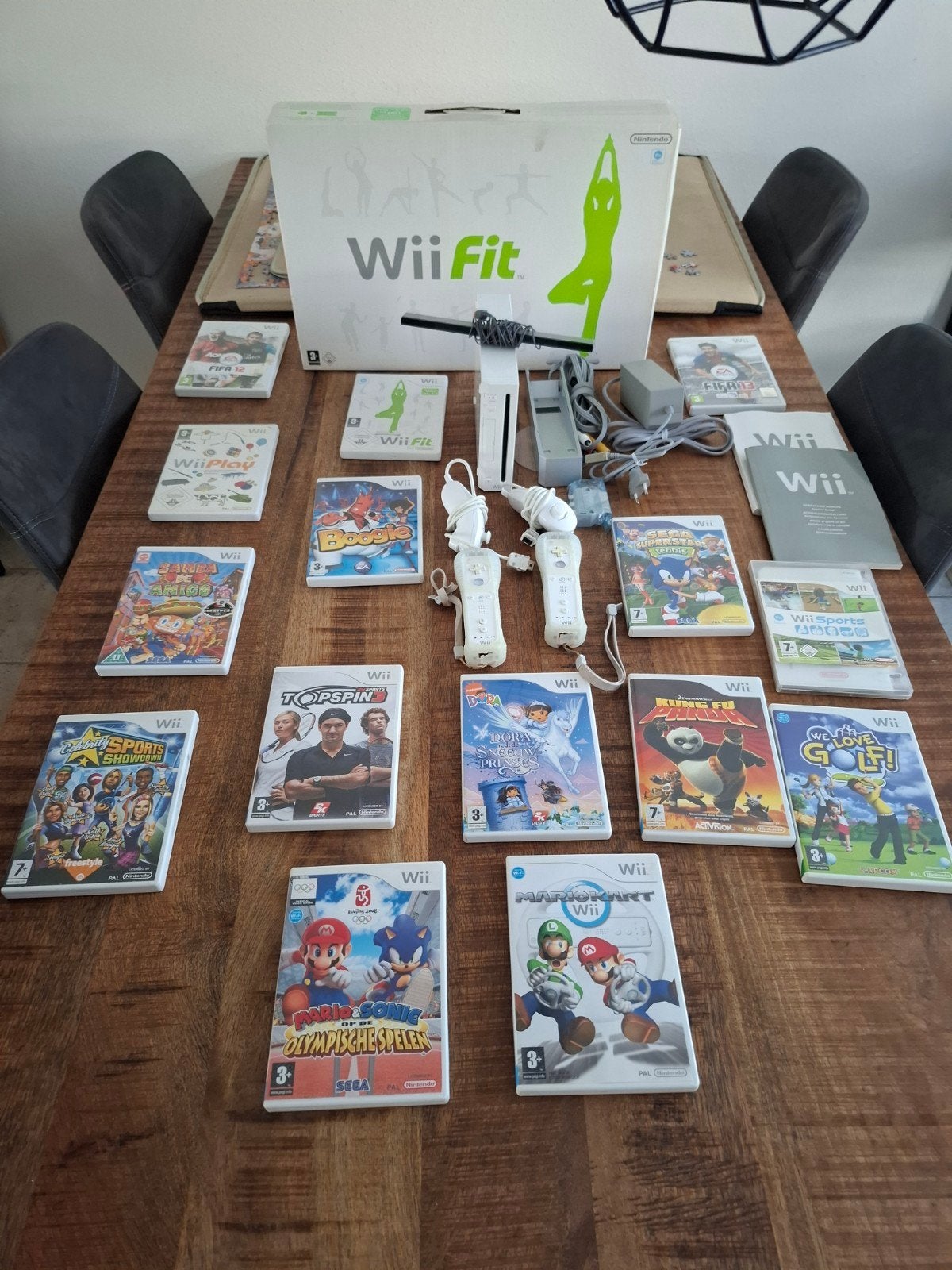 mega grote Nintendo wii familie set met balanceboard ., Ophalen of Verzenden, Zo goed als nieuw, Met 2 controllers