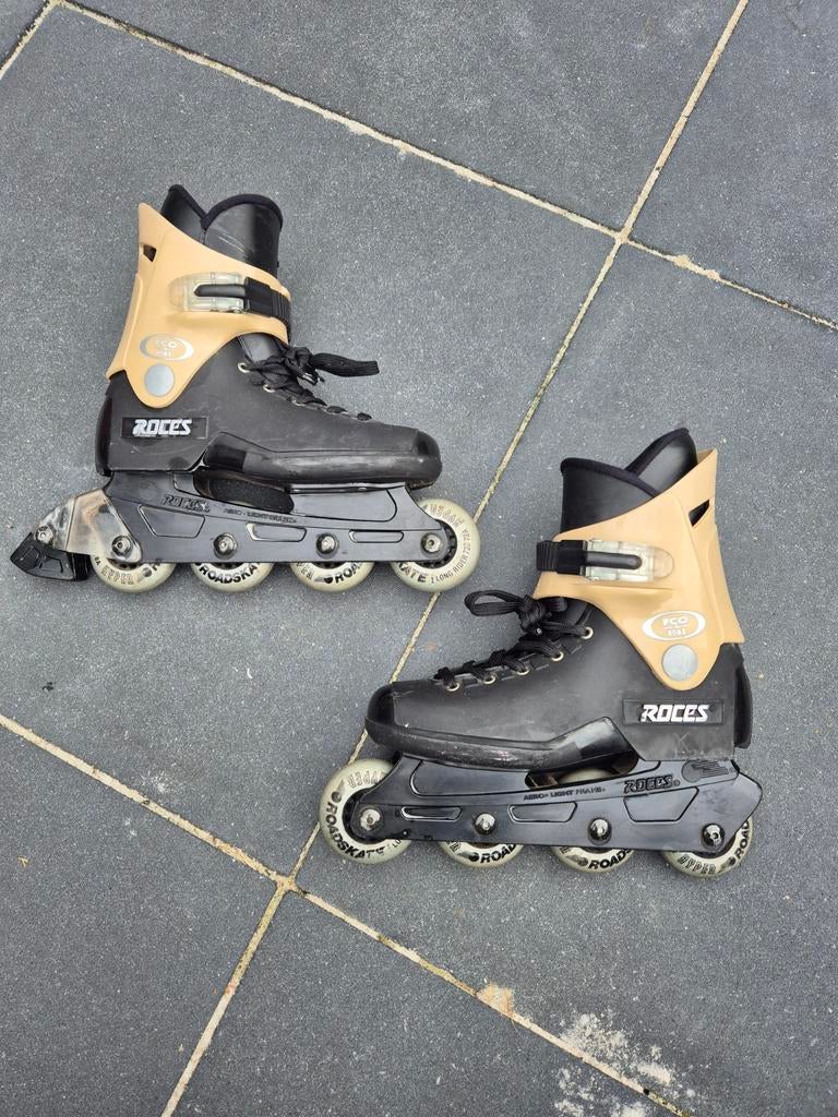 Beige met zwarte skeelers Roces maat 38, Sport en Fitness, Skeelers, Gebruikt, Roces, Ophalen of Verzenden, Inline skates 4 wielen