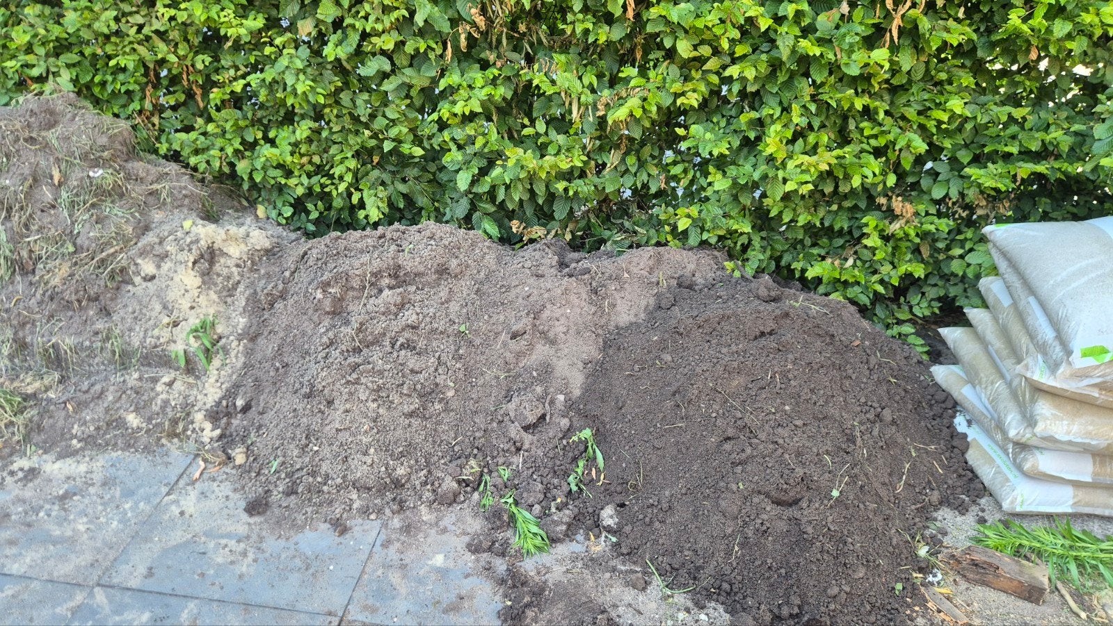 Gratis tuinaarde / grond (ongeveer een halve kuub), Tuin en Terras, Ophalen of Verzenden, Tuinaarde