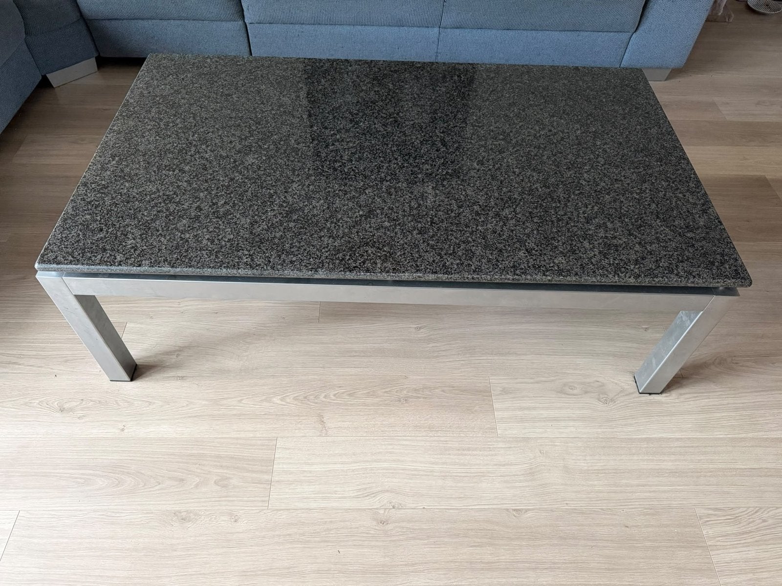 Salontafel met granieten blad en metalen onderstel, Ophalen, Gebruikt, Modern, Grijs