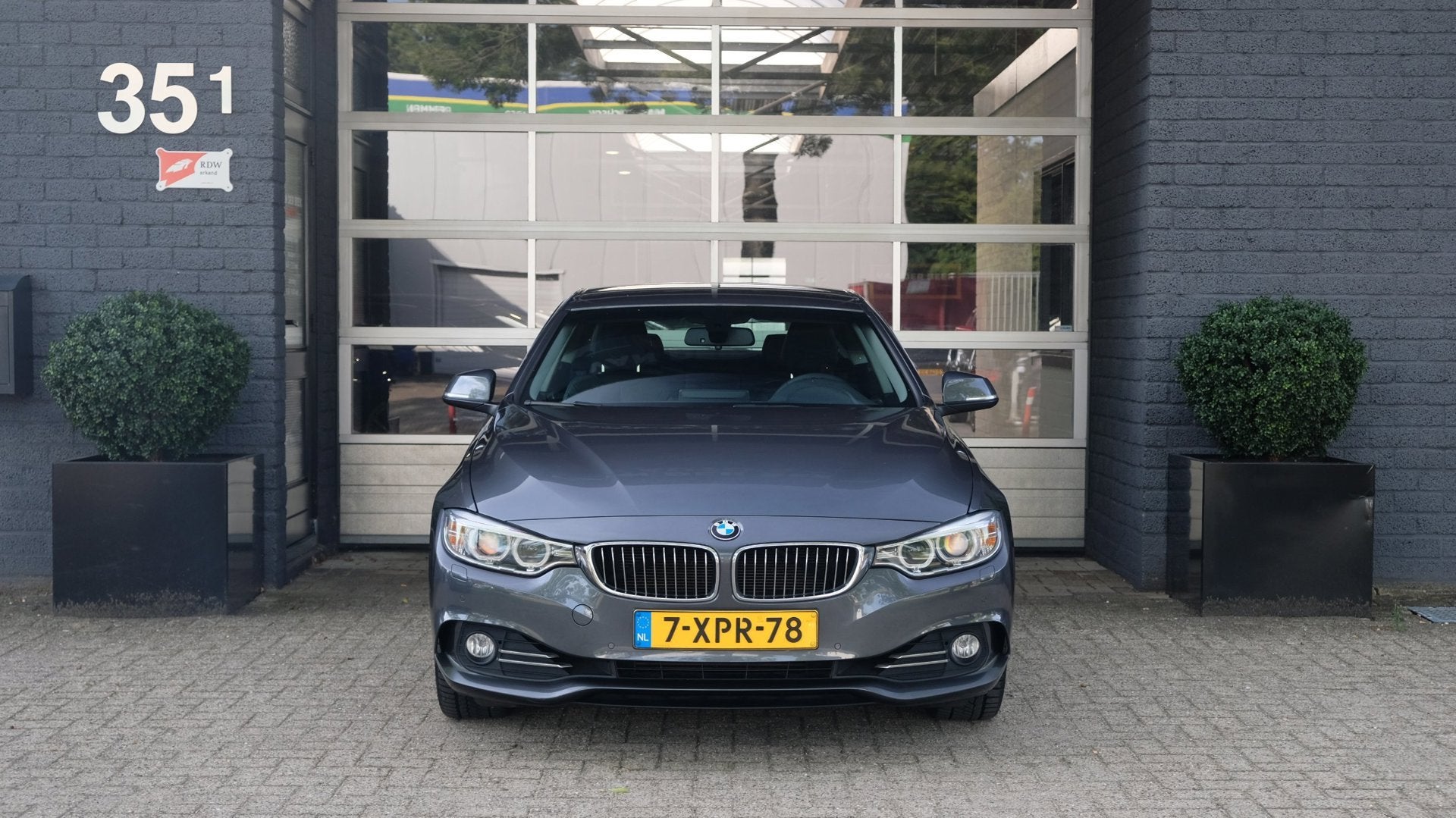 BMW 4-serie Coupé 420i High Executive Leder Camera | 1e eig, Auto's, Automaat, Dealer onderhouden, Achterwielaandrijving, Gebruikt