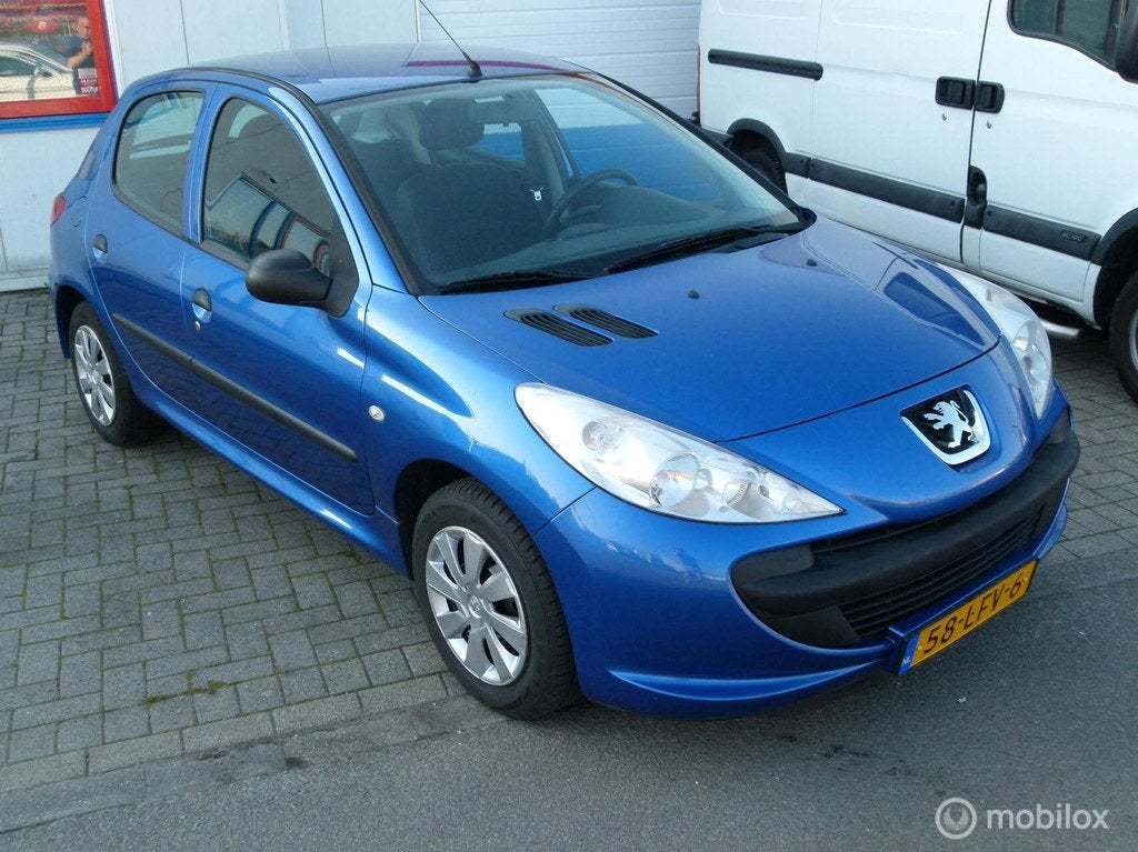 Peugeot 206 + 1.1 XR NIEUWE APK + STEEKPROEF RDW koude AIRCO, Auto's, Peugeot, Voorwielaandrijving, 206+, Gebruikt, Origineel Nederlands
