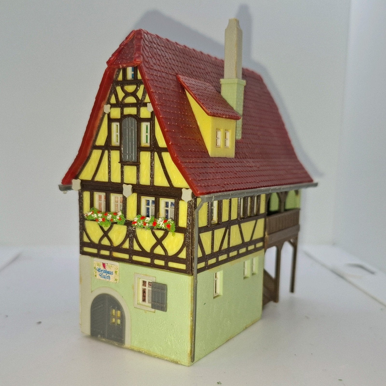 Geel vakwerk huisje spoor n, Hobby en Vrije tijd, Modeltreinen | N-Spoor, Gebruikt, Brug, Tunnel of Gebouw, Ophalen of Verzenden