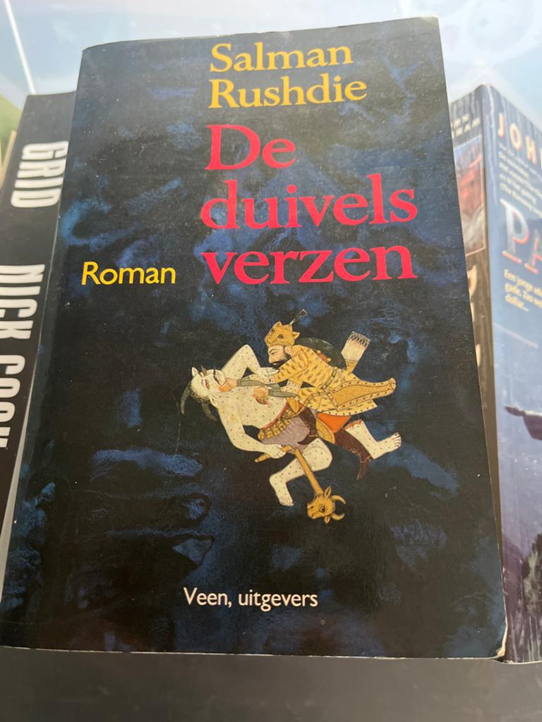 8 Bestsellers: Salman Rushdie, John Grisham, Andrew O'Hagan, Boeken, Ophalen of Verzenden, Gelezen, Nederland