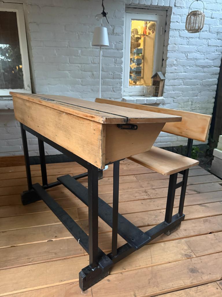 Vintage schoolbankje met bankje, behandeld met Rigostep Skyl, Antiek en Kunst, Ophalen