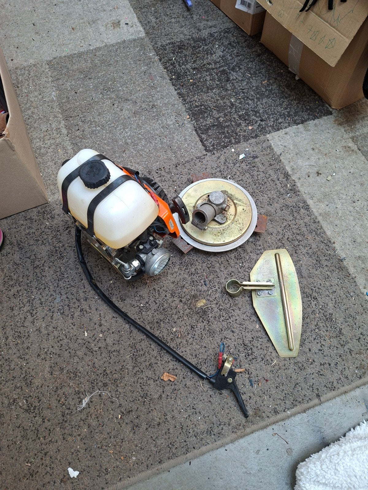 Te koop bosmaaier motor plus toebehoren, Tuin en Terras, Bosmaaiers, Ophalen, Zo goed als nieuw, Benzine