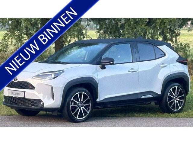 Toyota Yaris Cross 1.5 Hybrid GR Sport NAVIGATIE, APPLE CARP, 12 maanden, Gebruikt, Leder en Stof, 1175 kg