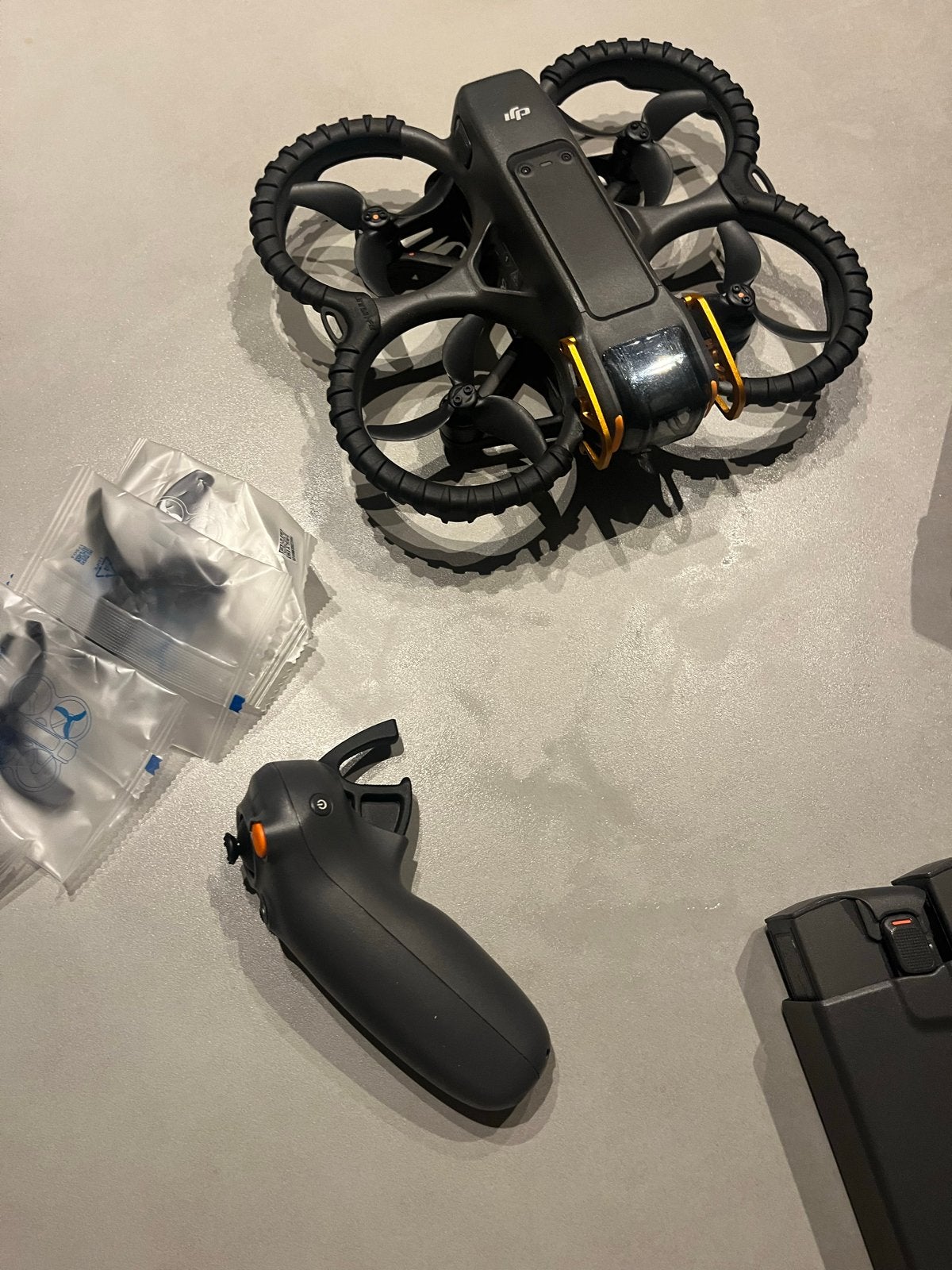 DJI Avata 2 - Zo goed als nieuw, weinig gebruikt, Audio, Tv en Foto, Drones, 250 tot 900 gram, 5 tot 10 kilometer, Topkwaliteit