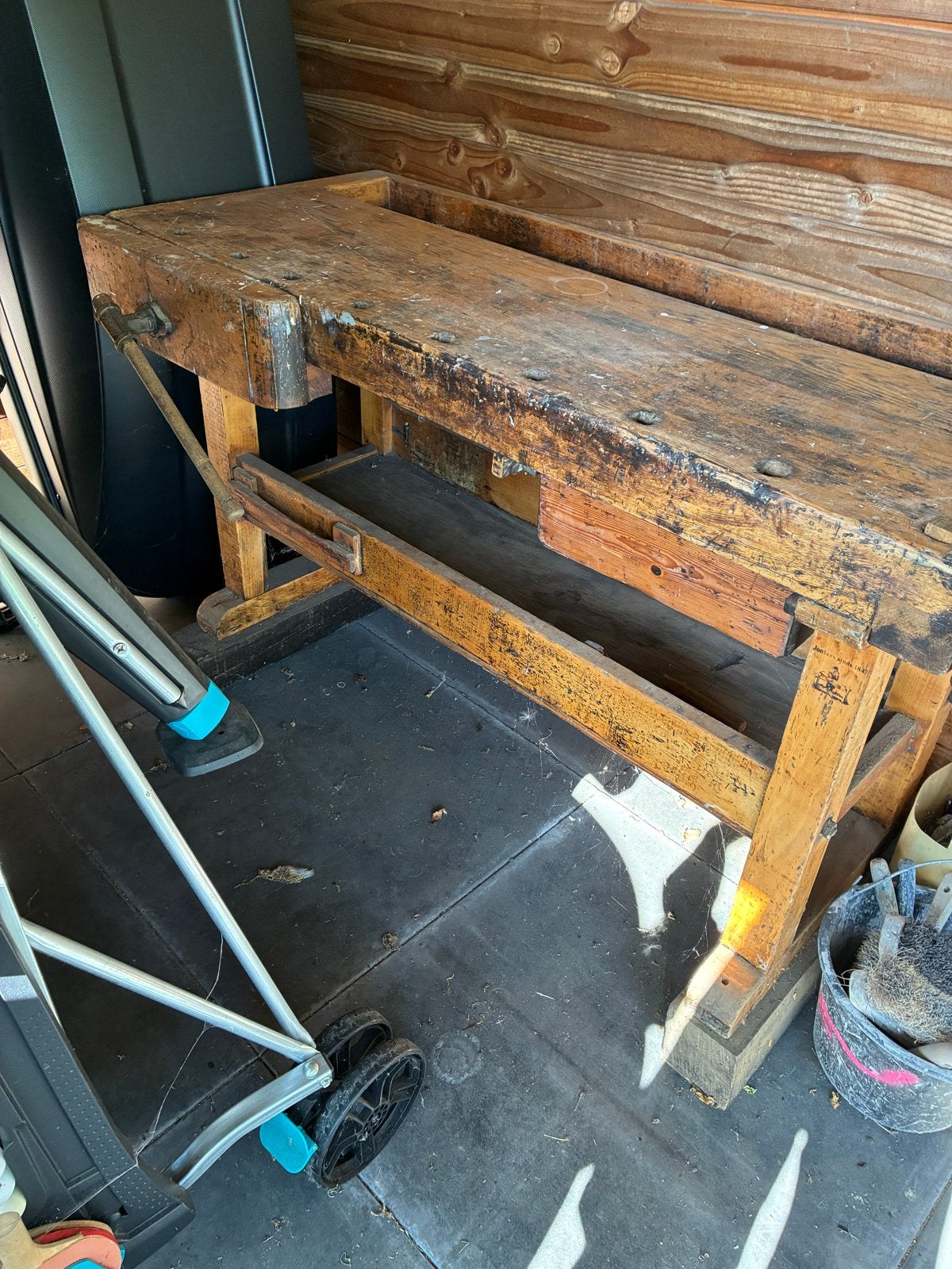 Robuuste houten werkbank met bankschroef - Jonkers sinds 184, Doe-het-zelf en Verbouw, Werkbanken, Ophalen, Gebruikt, 170 cm of meer