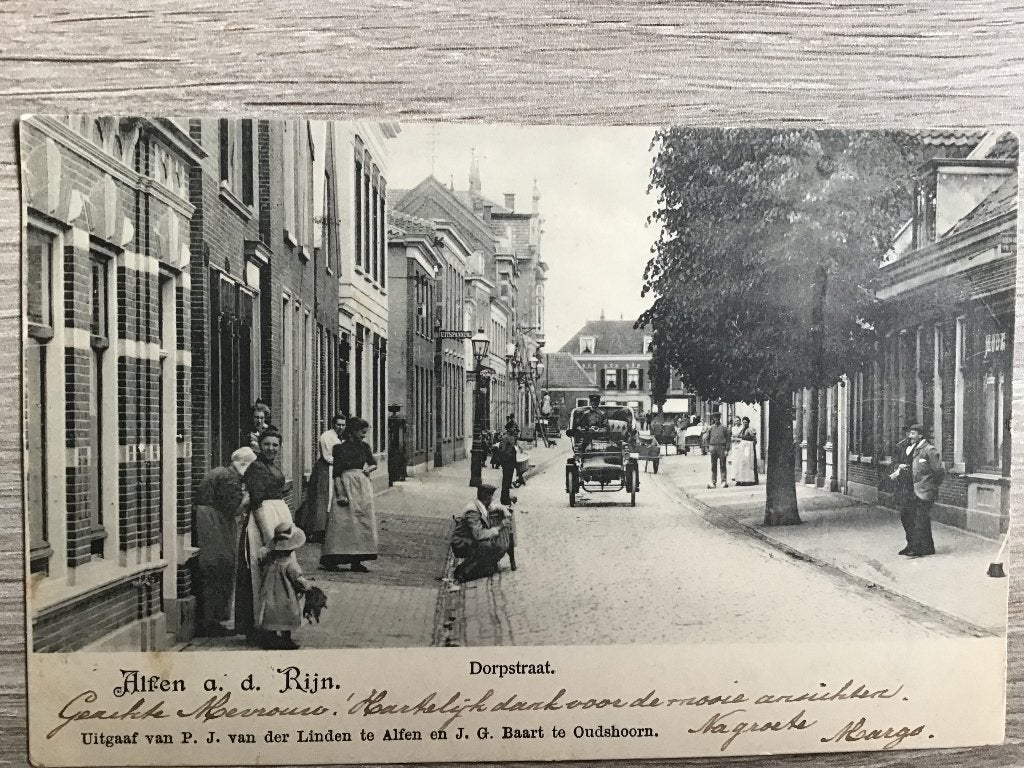 Oude Ansichtkaart Alphen a.d. Rijn Dorpsstraat 1903, Verzamelen, Ansichtkaarten | Nederland, Ophalen of Verzenden, Voor 1920, Gelopen