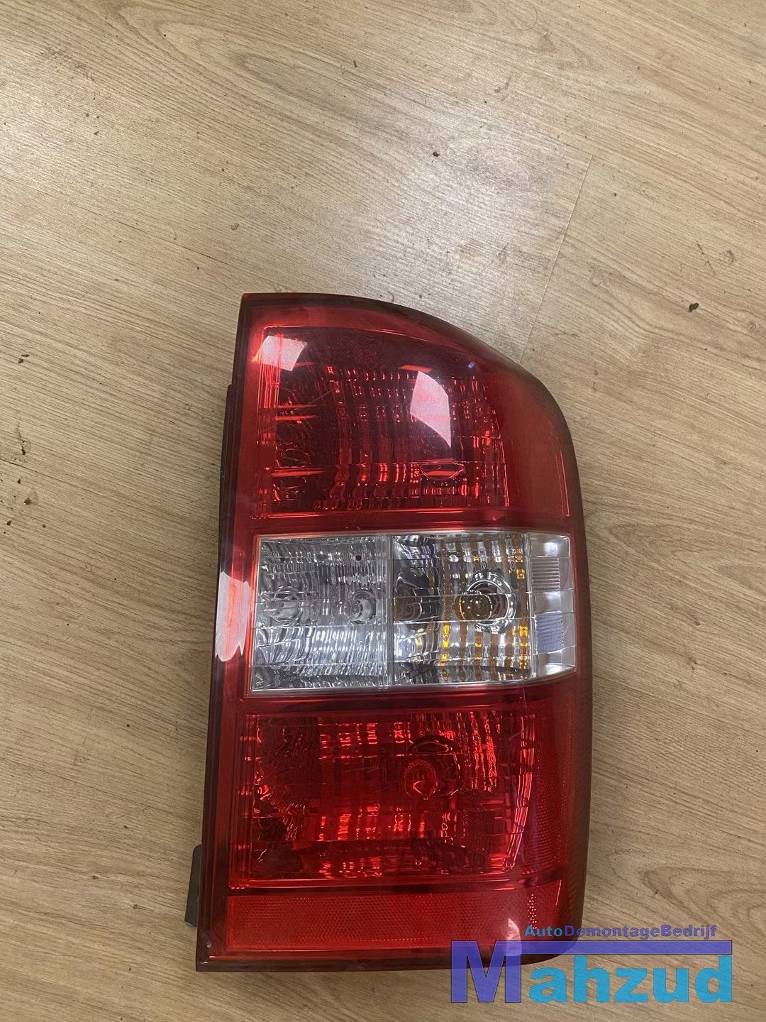 2008 Kia Carnival 3 rechter achterlicht, Heolleung-ro 12
06797  Seoul, Ophalen of Verzenden, Info@kia.com, Kia Corporation