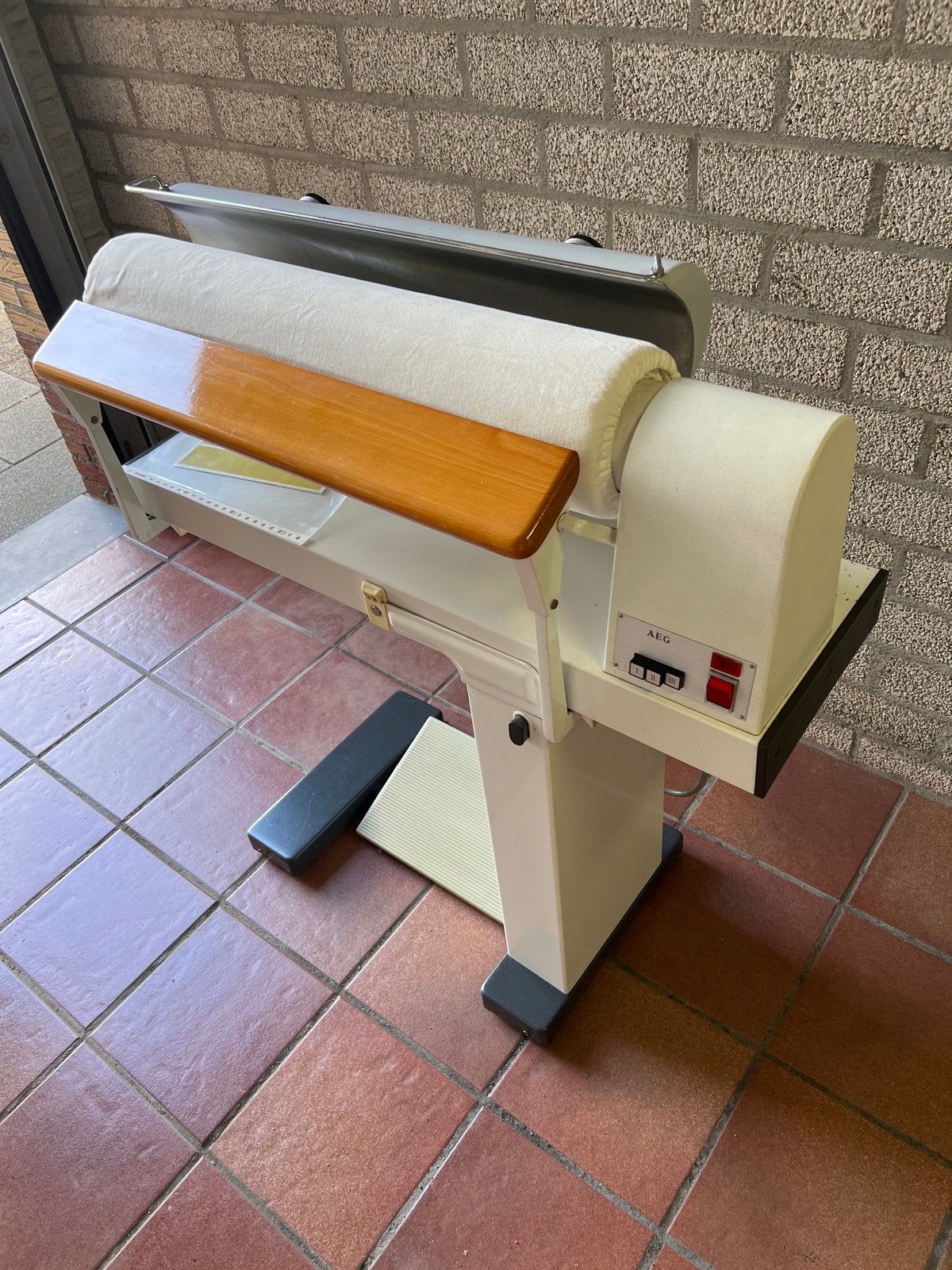 Vintage AEG Strijkmachine - Perfect voor grote was, Witgoed en Apparatuur, Strijkijzers en Strijkplanken, Ophalen, Gebruikt