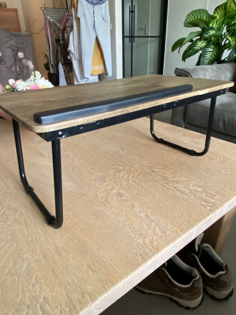 Tafeltje, Metaal of Aluminium, 55 tot 75 cm, Zo goed als nieuw, Rechthoekig