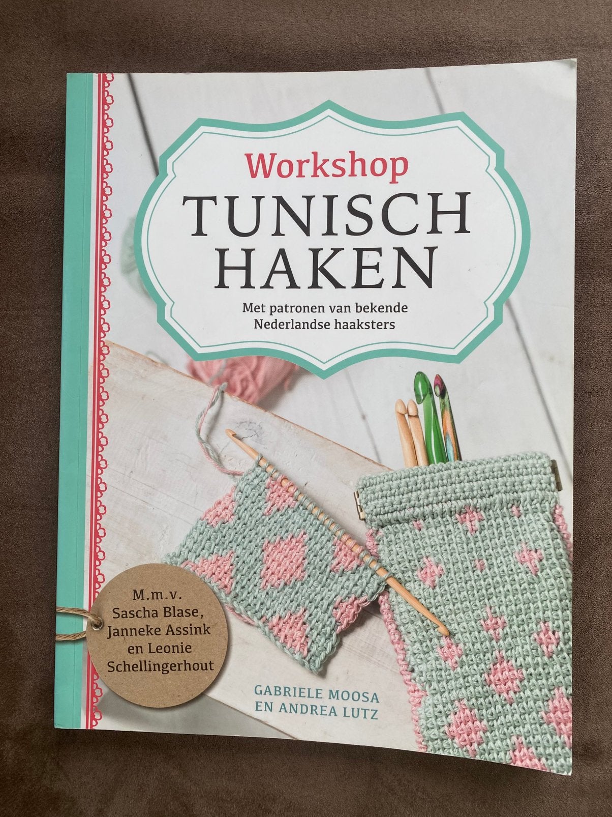 Boek Tunisch haken, Ophalen of Verzenden, Zo goed als nieuw, Haken, Patroon of Boek