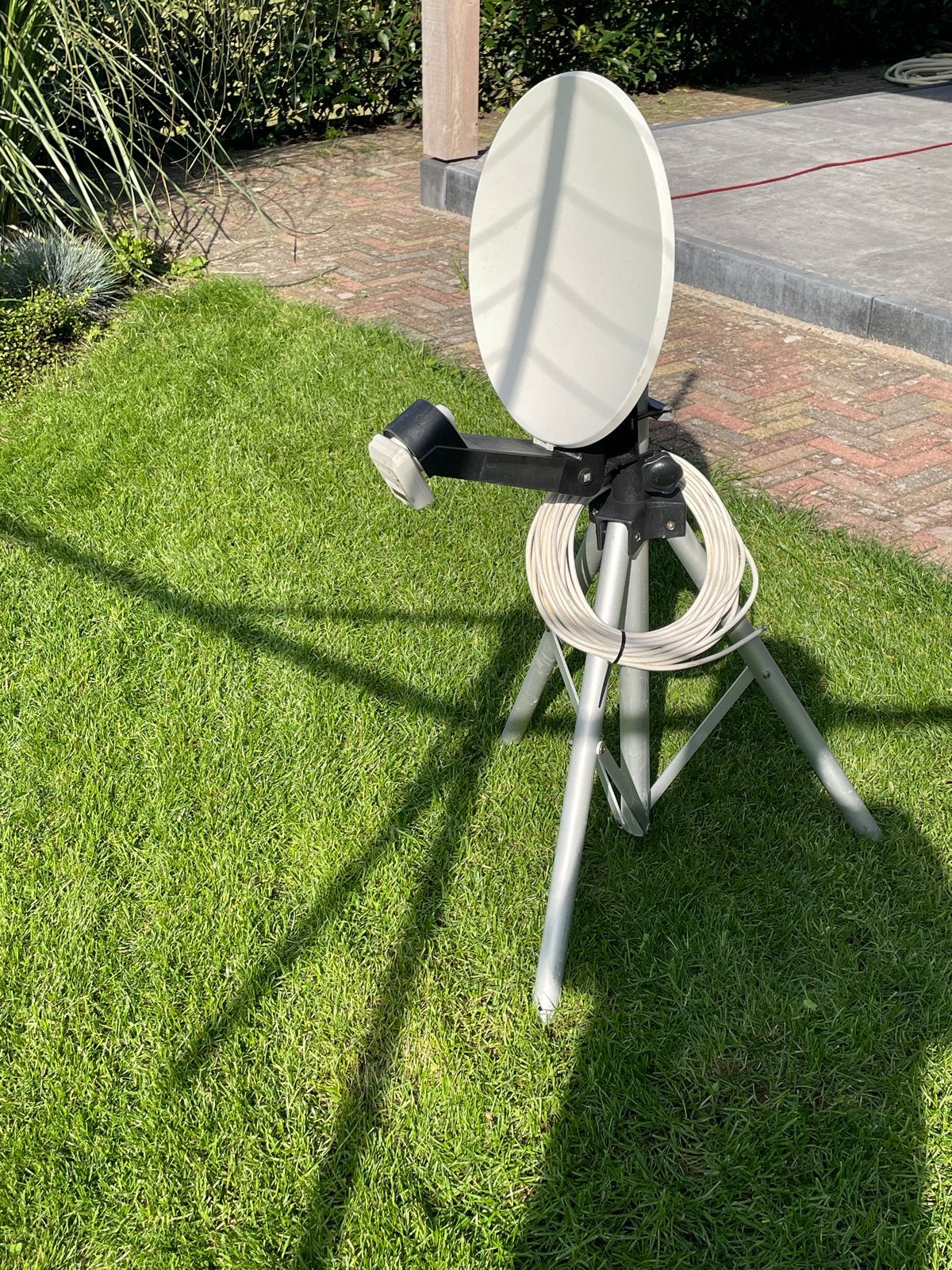 Schotelantenne met statief en kabel, Audio, Tv en Foto, Ophalen of Verzenden, Gebruikt, (Schotel)antenne, Overige merken