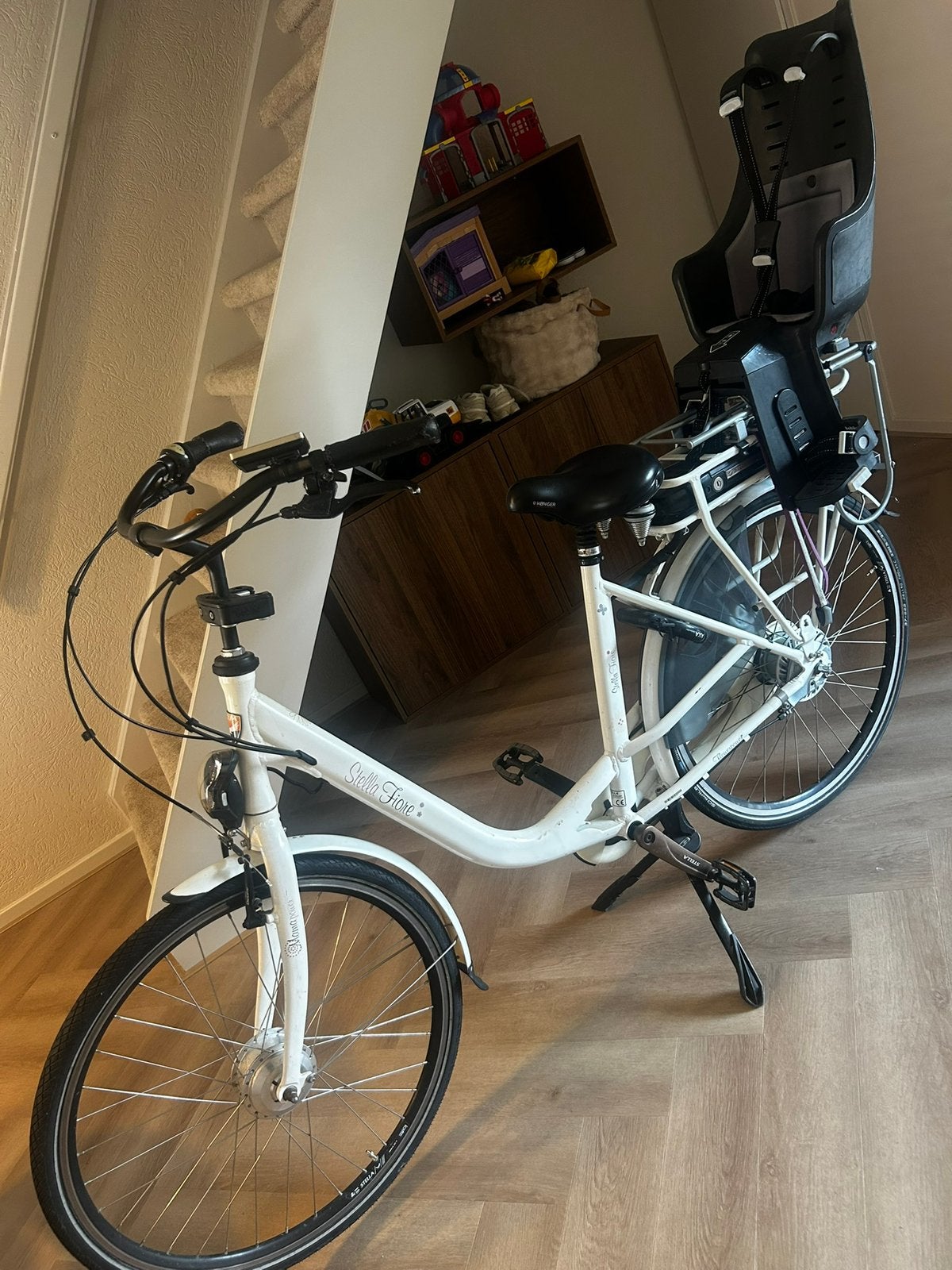 Stella Fiore elektrische moederfiets – 522 Wh – 1.358 km, Versnellingen, Zo goed als nieuw, 50 tot 53 cm, Ophalen
