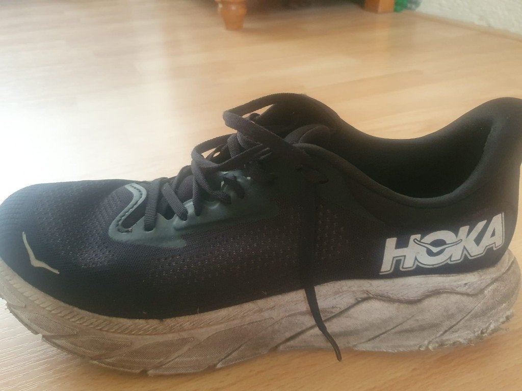 GEZOCHT: Hoka Arahi 7 hardloopschoenen, Hardloopschoenen, Zo goed als nieuw, Hardlopen, Ophalen