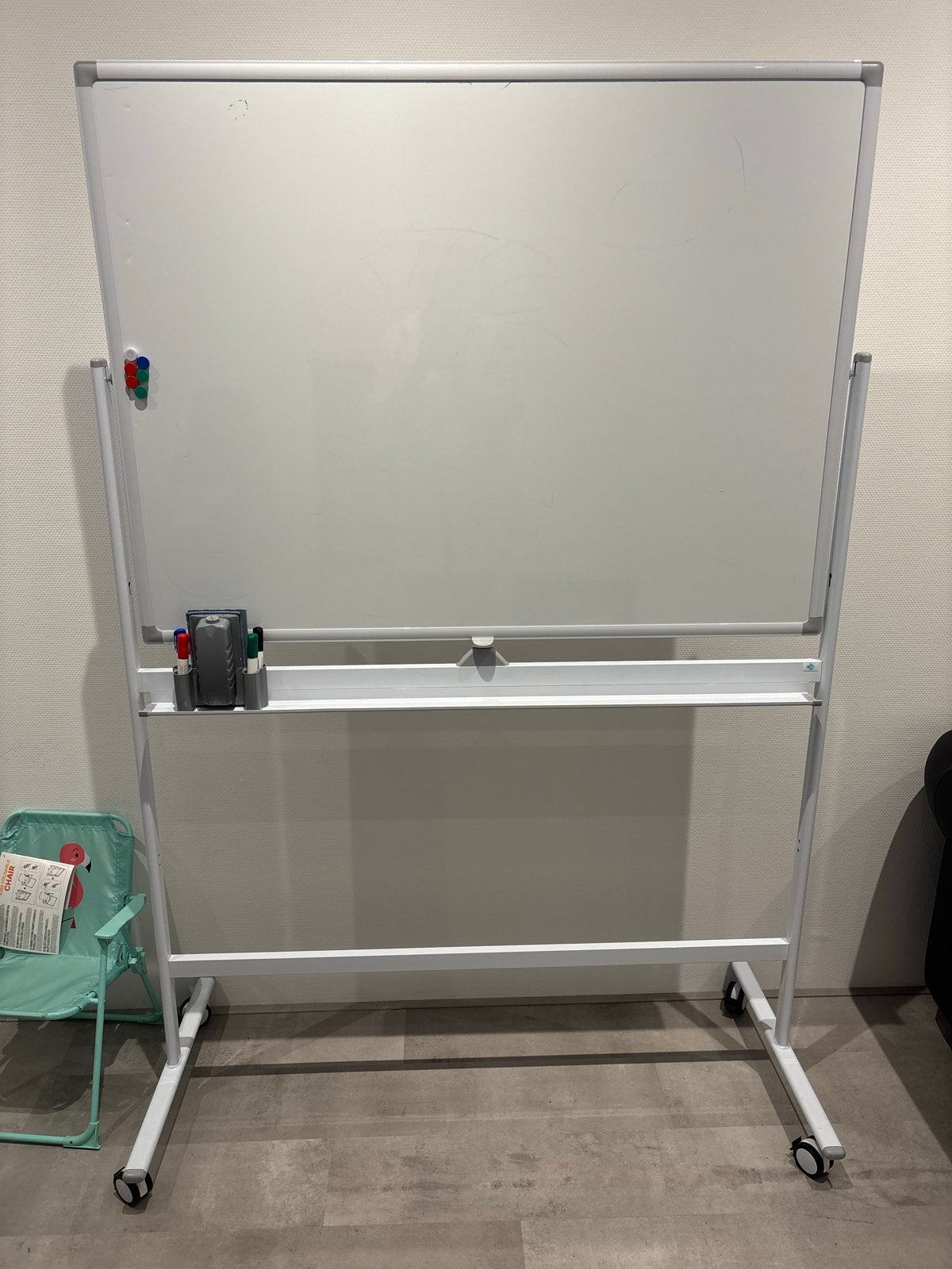 Verrijdbaar dubbelzijdig whiteboard / flip-over bord, Ophalen, Whiteboard
