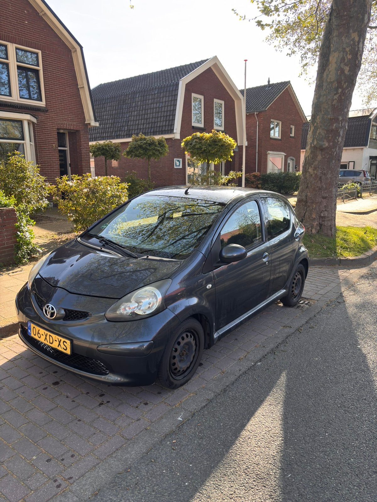 Toyota Aygo 1.0 5-deurs (2007) – Nieuwe APK, Auto's, Voorwielaandrijving, 68 pk, Handgeschakeld, Grijs
