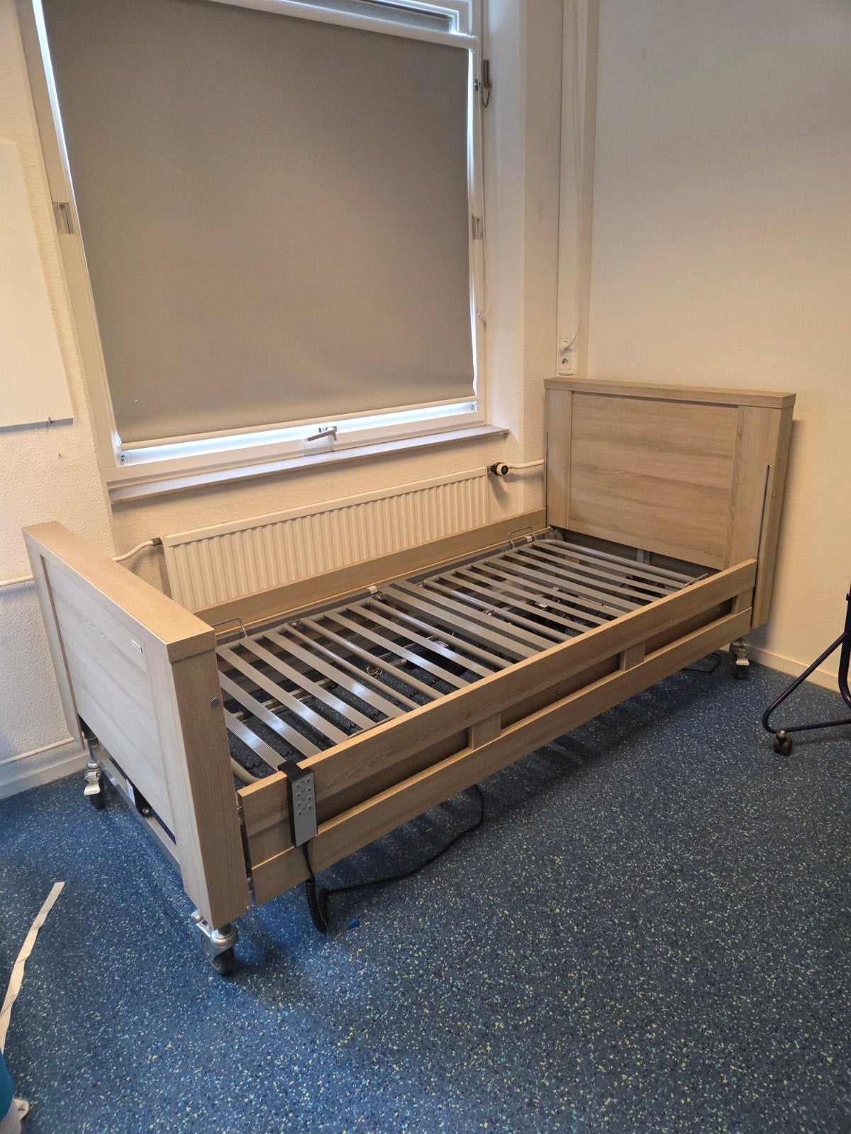 zorgbed / hoog laag bed / verpleegbed, Ophalen