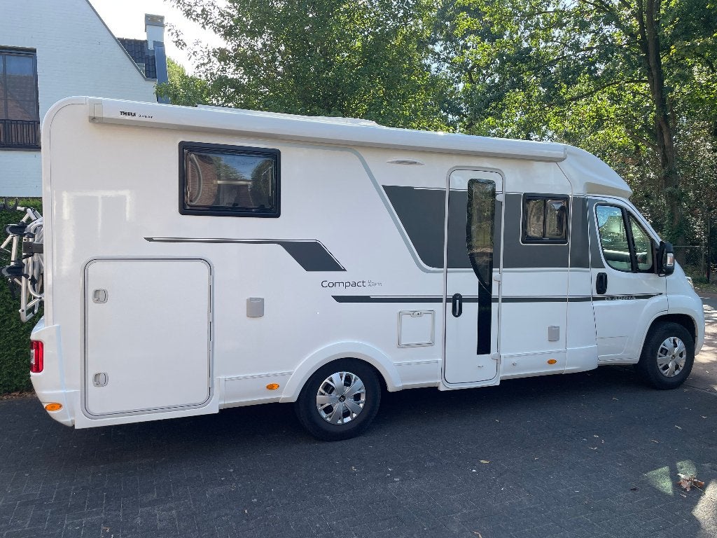 CAMPER ADRIA COMPACT DL bj. 2020 izgst. met div. extra's., Caravans en Kamperen, Ringverwarming, Gaslek-detector, Luifel, Tot en met 3