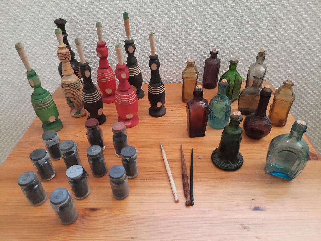 Partij Kohl kajal eyeliner grijs/zwart poeder houders BIEDEN, Ogen, Zwart, Ophalen of Verzenden, Zo goed als nieuw