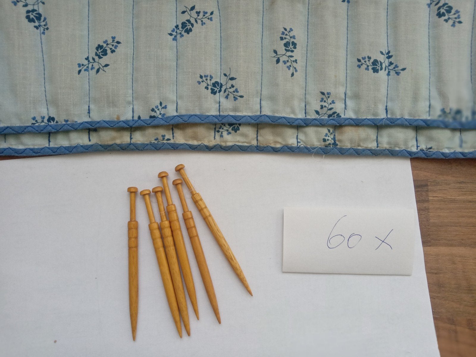 Honiton klosjes voor kantklossen, Ophalen of Verzenden, Gebruikt, Klos(sen)