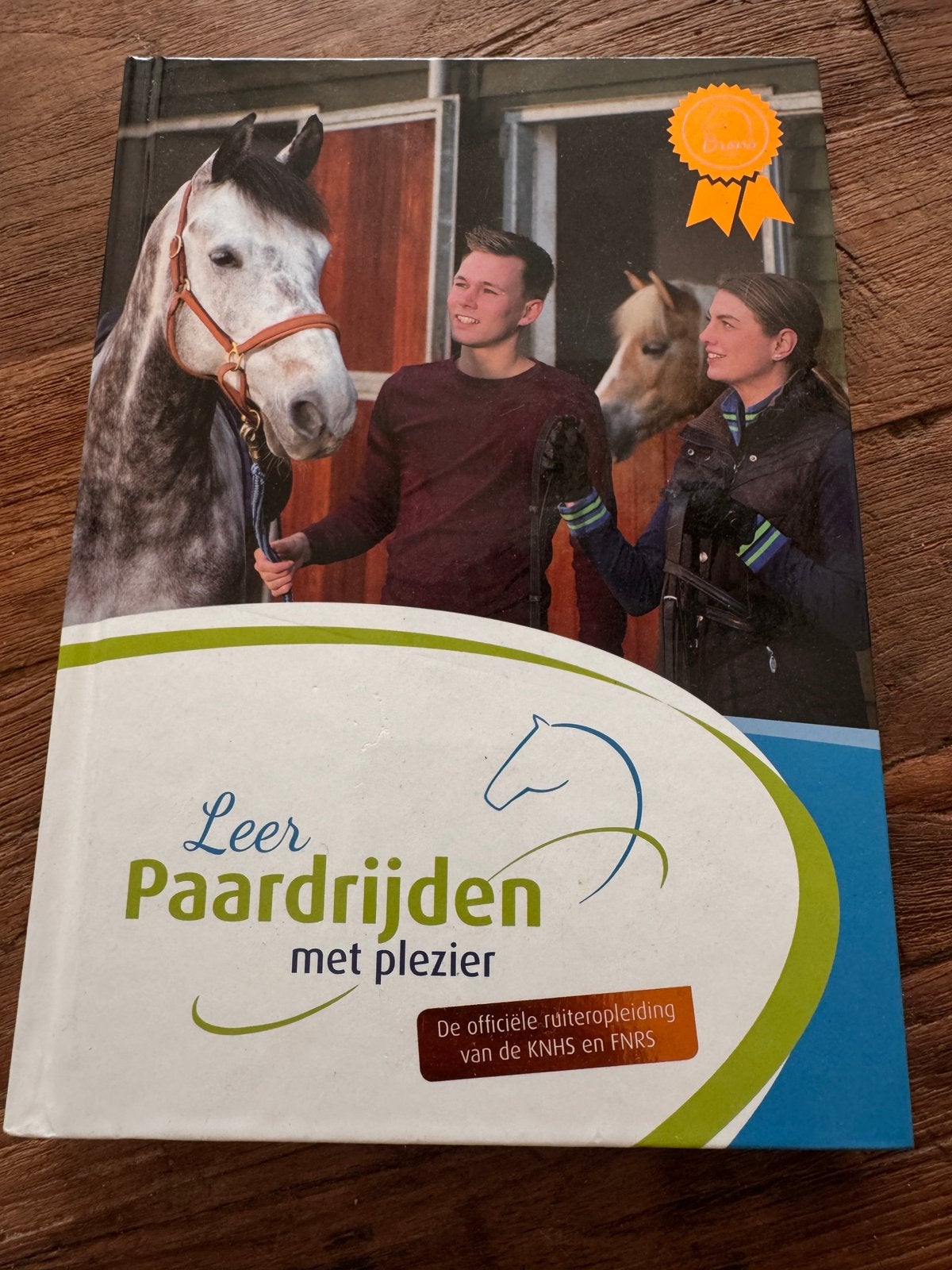 Leer Paardrijden met Plezier - Officiële Ruiteropleiding, Ophalen of Verzenden, Zo goed als nieuw, Overige onderwerpen