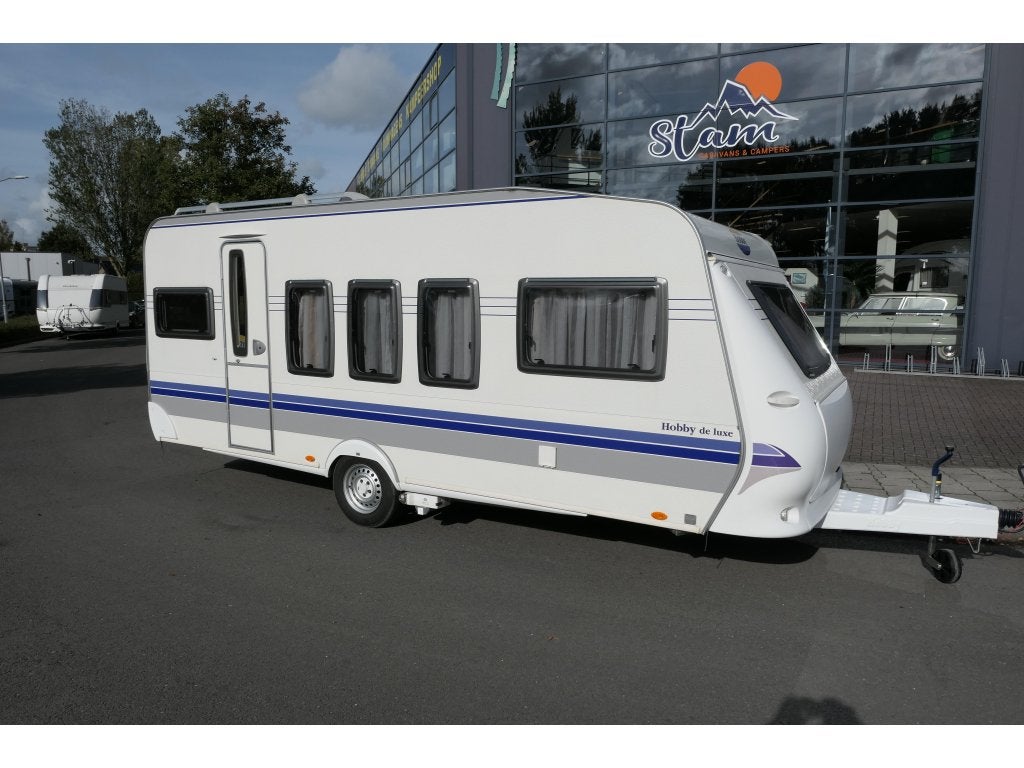 Hobby De Luxe 520 TMF mover, airco en voortent, Caravans en Kamperen, Hobby, Serviceluik, 5 tot 6 meter, 1000 - 1250 kg