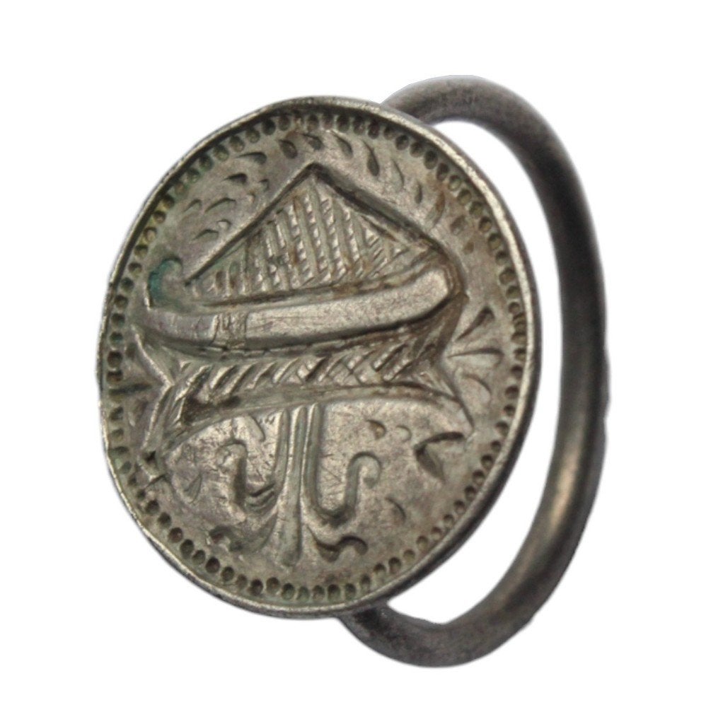 Bodemvondst Middeleeuwse zegelring met monogram, Verzenden, Zilver