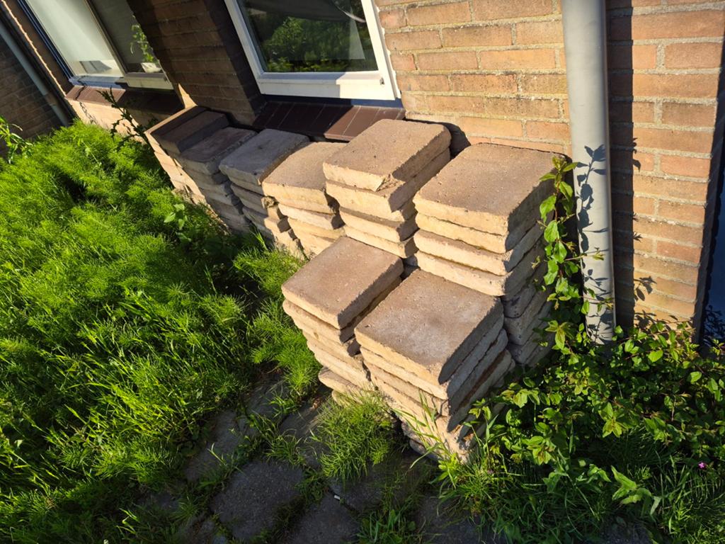 Gratis af te halen stenen/tegels, Ophalen, Gebruikt, 5 tot 10 m², Beton